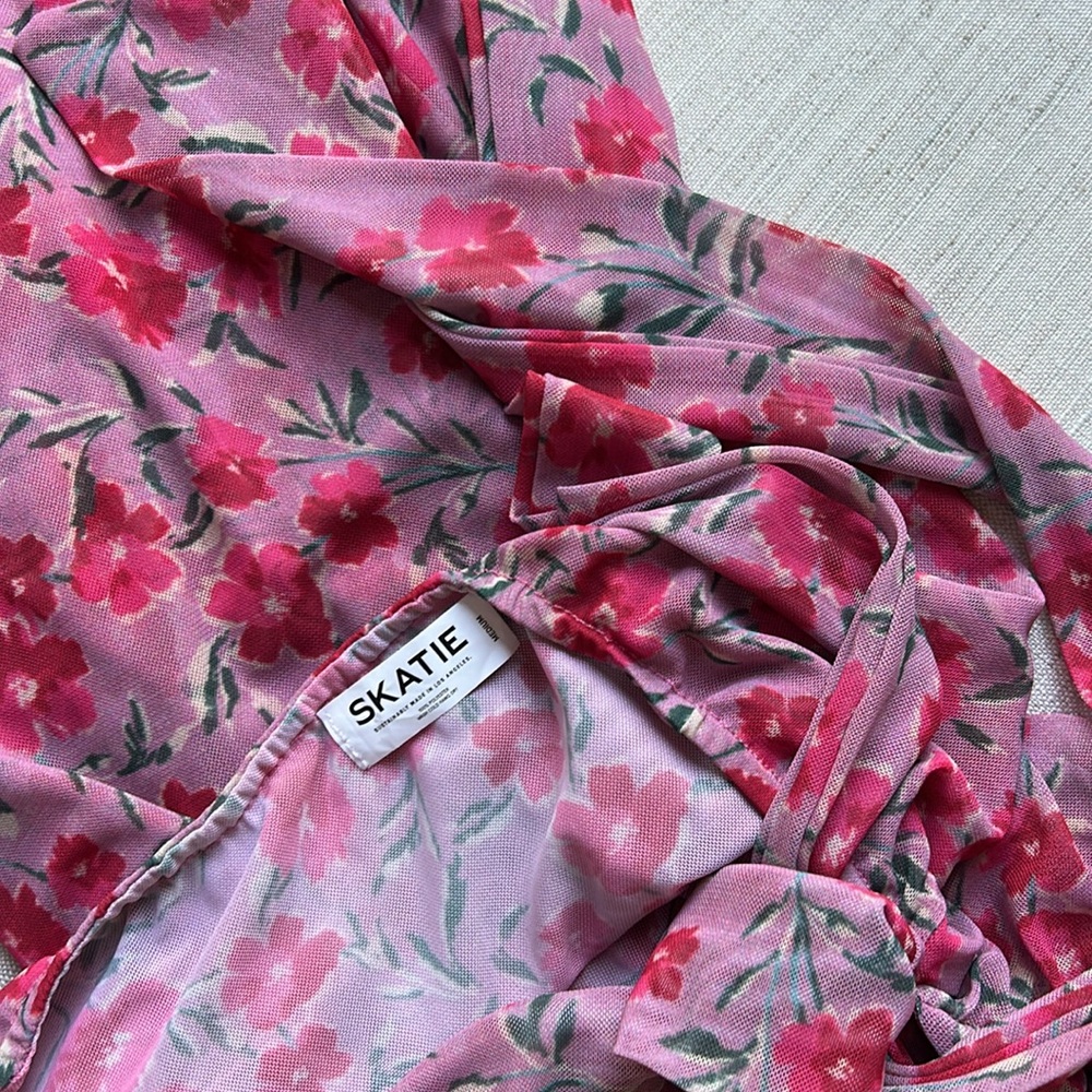 Skatie Floral Backless Dress - Red and Pink - Picture 4 of 4